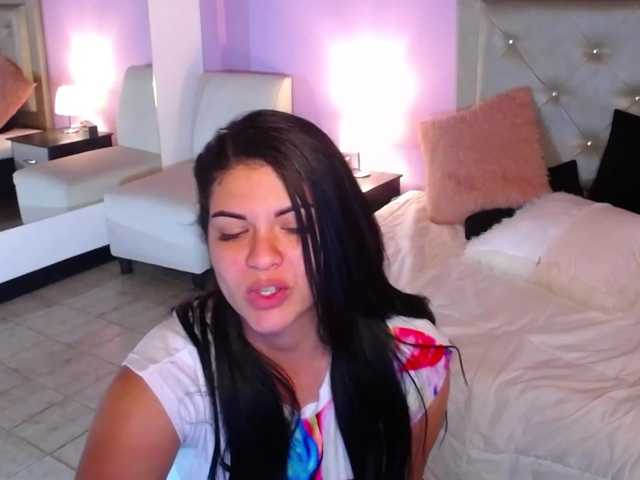 Live sex webcam photo for VeronicaLanz #243142256