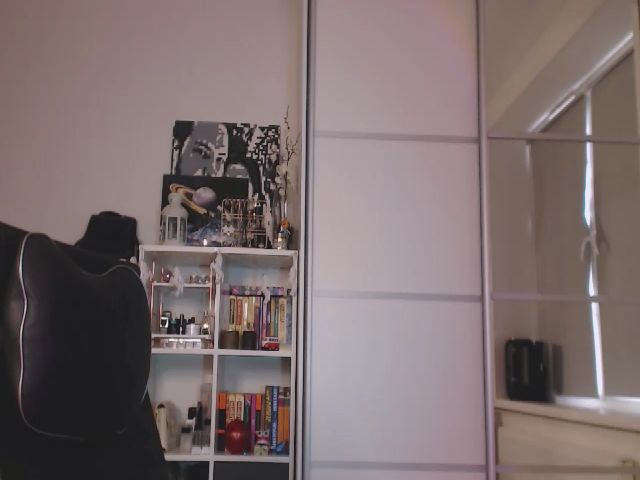 Live sex webcam photo for KellyAsian #256219311