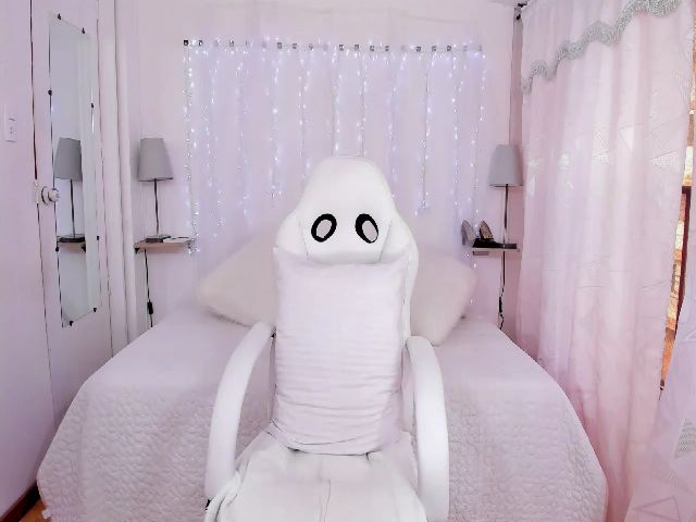 Live sex webcam photo for alishabunny_ #264271276