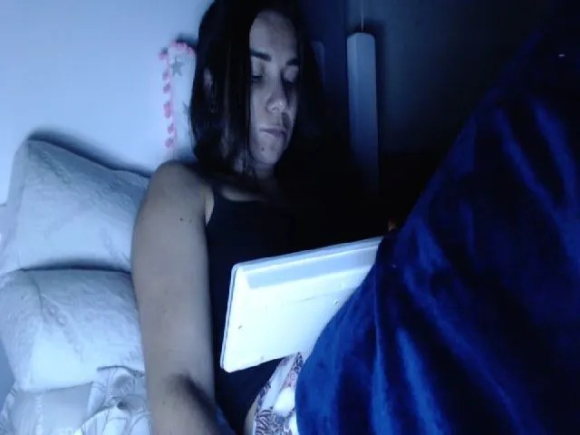 Live sex webcam photo for Joanne7 #263502611