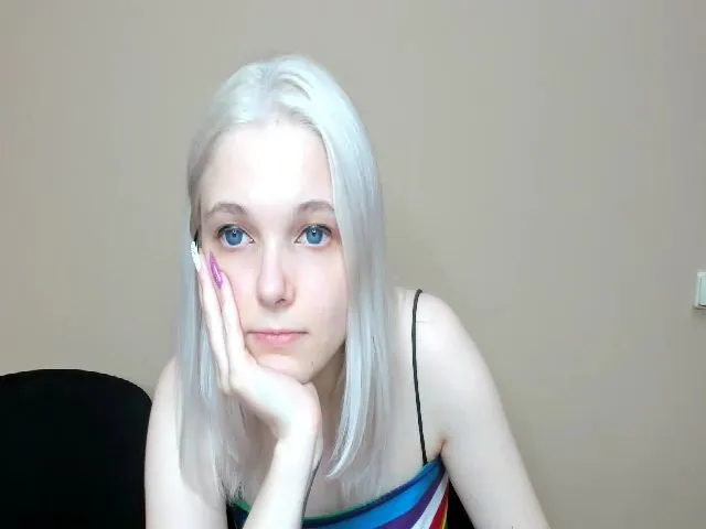 Live sex webcam photo for Liliagold #254565972