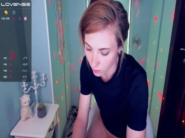 Live sex webcam photo for LilFluffyDuck #258131514