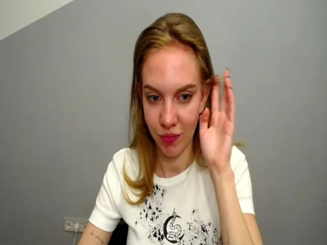 Live sex webcam photo for HappySecret_ #260883093