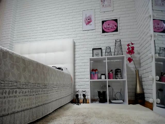 Live sex webcam photo for Malina_XXX #258610979