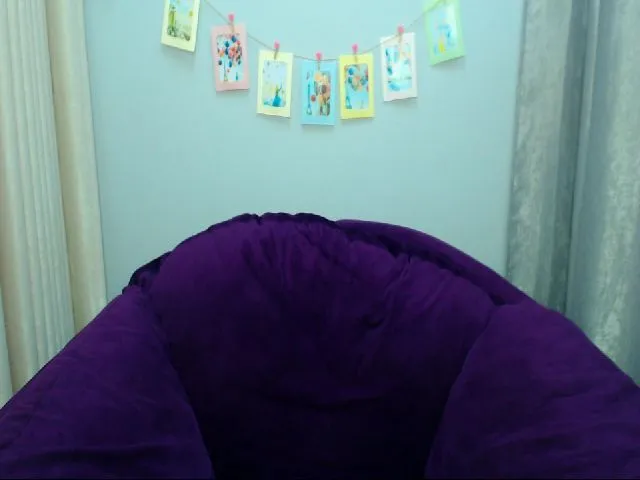 Live sex webcam photo for KristenKravit #265383252