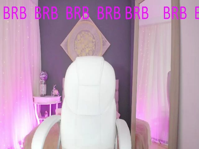 Live sex webcam photo for Karina_V #257480854