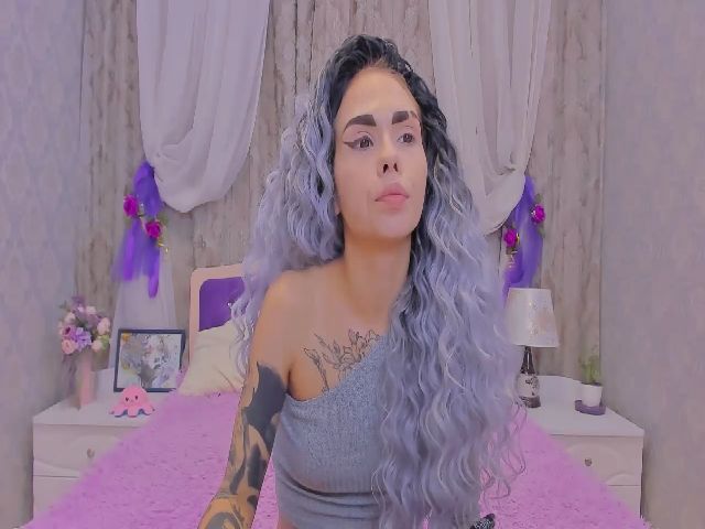 Live sex webcam photo for ExoticKerry #255441961