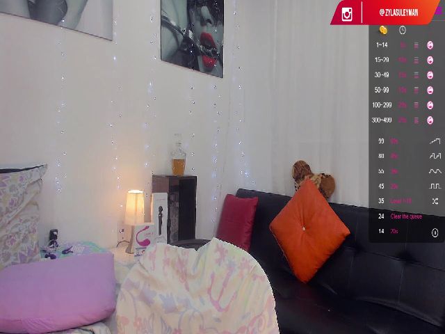 Live sex webcam photo for ZylaSuleyman #265256027