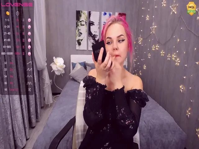 Live sex webcam photo for KerryBlair #256828504