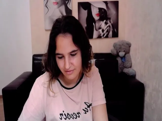 Live sex webcam photo for Erin_Holmes #256934159