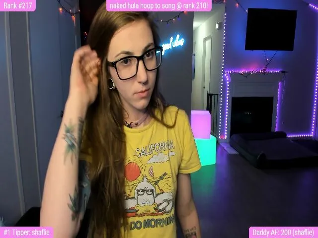 Live sex webcam photo for TheSharkQueen #259845383