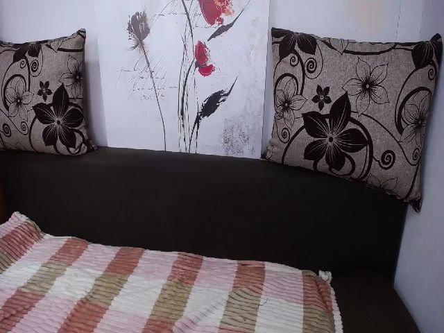 Live sex webcam photo for TeaseKate #254974277