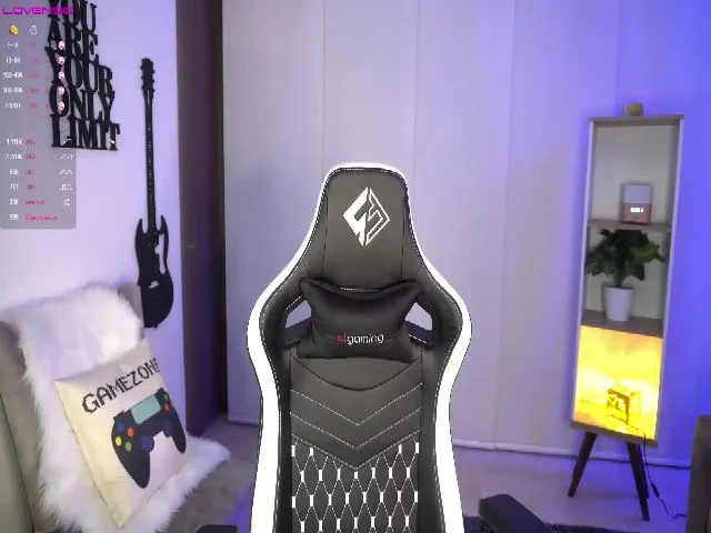 Live sex webcam photo for Laurasophya #259015621