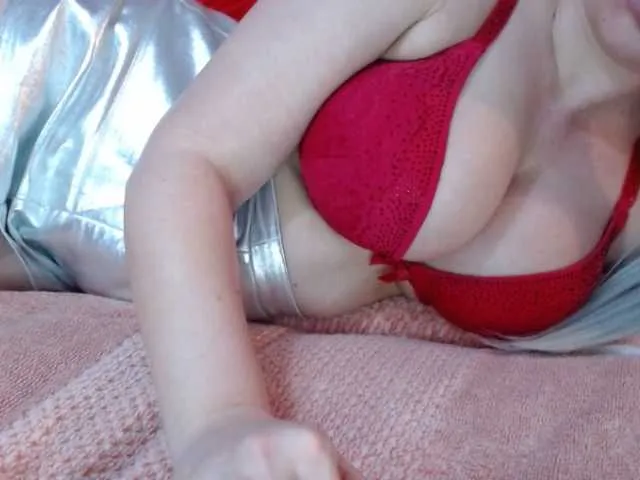 Live sex webcam photo for PrincessReyna #241062222