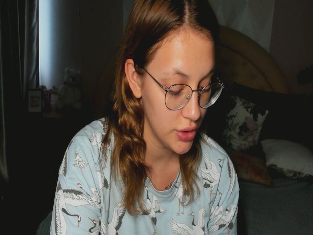 Live sex webcam photo for CuteMonica_ #256187831