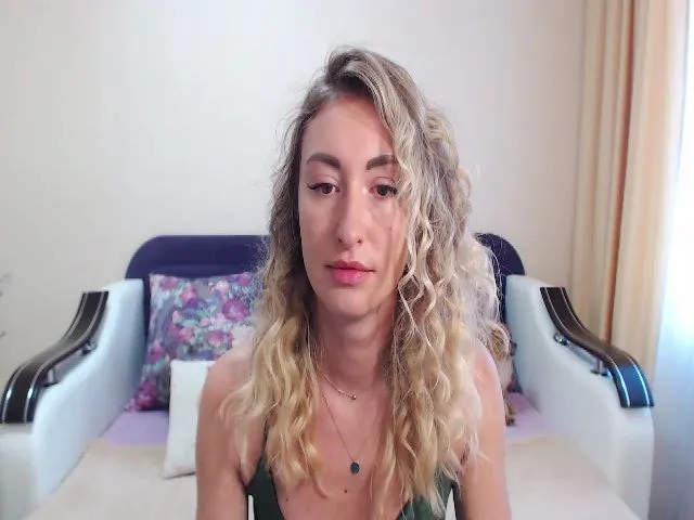 Live sex webcam photo for Veronica_4u #254687926