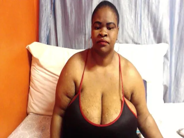Live sex webcam photo for Sweetnozie #262594988