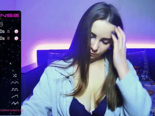 Live sex webcam photo for ORNELLAMUTTY #241076434