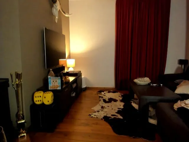 Live sex webcam photo for WildestKitten #257814047