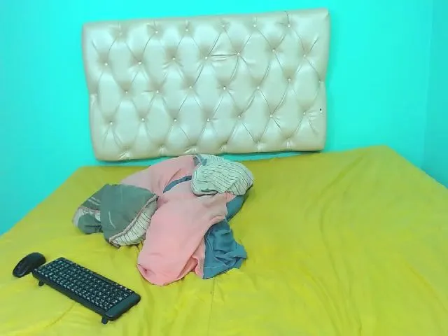 Live sex webcam photo for violet_cortes #252460129