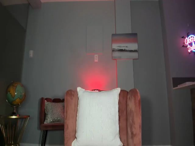 Live sex webcam photo for AlexisWildest #255791735