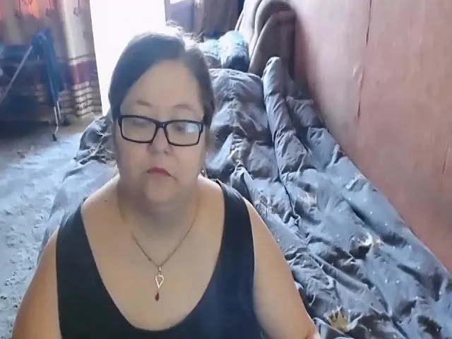 Live sex webcam photo for HotXXXGirl1 #258976770
