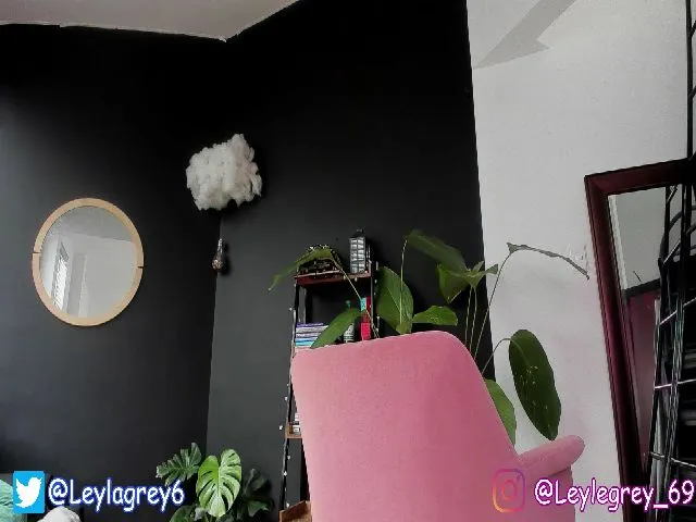 Live sex webcam photo for LeylaGrey #253144315