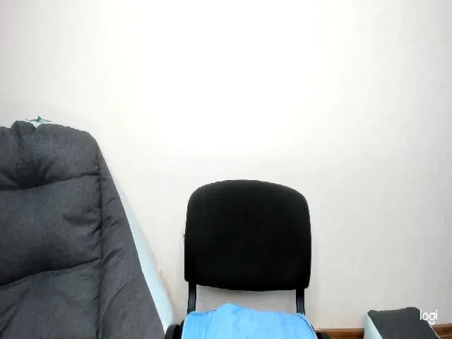 Live sex webcam photo for SarahSmiths #258434630