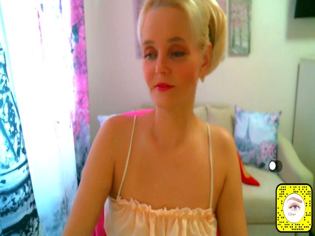 Live sex webcam photo for ChristiRoses #263586346