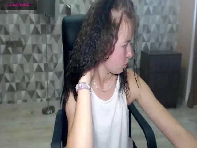 Live sex webcam photo for AnnaFols #255878088