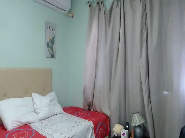 Live sex webcam photo for CRISSSVHM #252282579