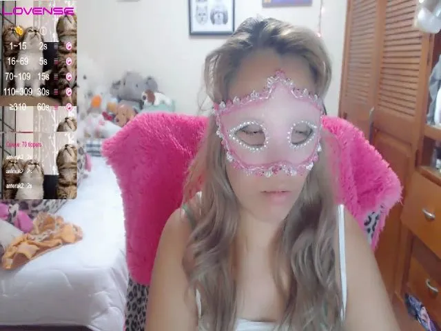 Live sex webcam photo for Meganhill_ #257839219