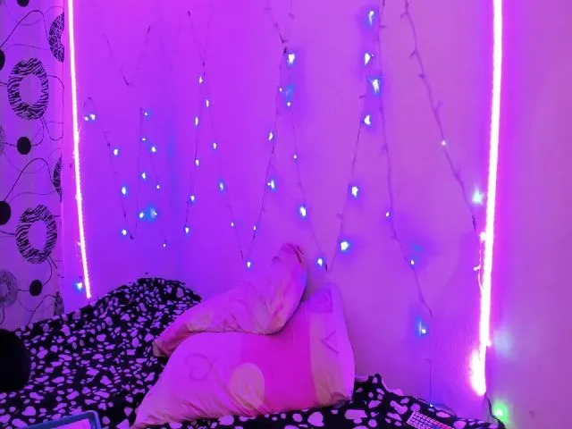 Live sex webcam photo for honeykitty__ #260915610