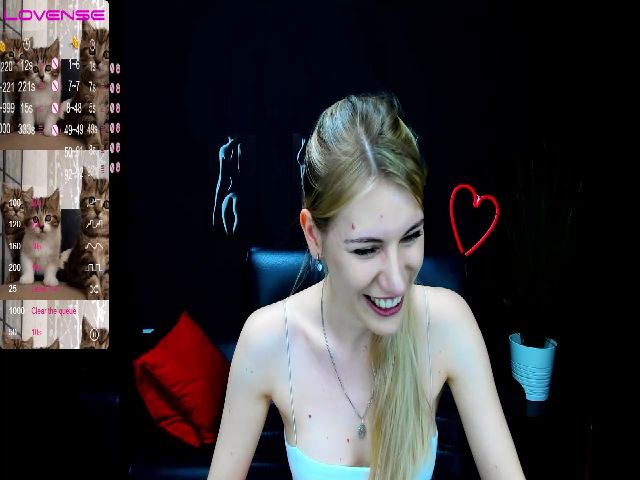 Live sex webcam photo for LiliManchest #253878397