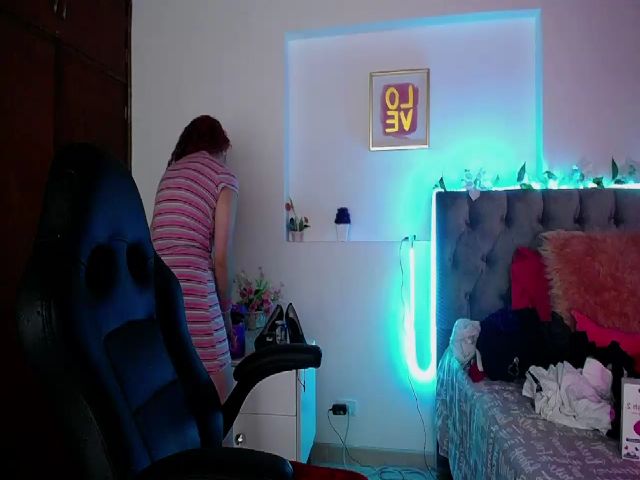 Live sex webcam photo for Cristal_19 #256810146