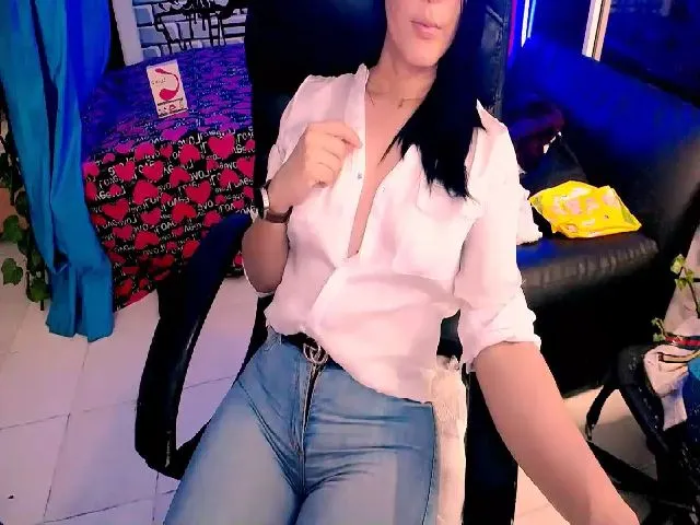 Live sex webcam photo for Sashabreck #287860025