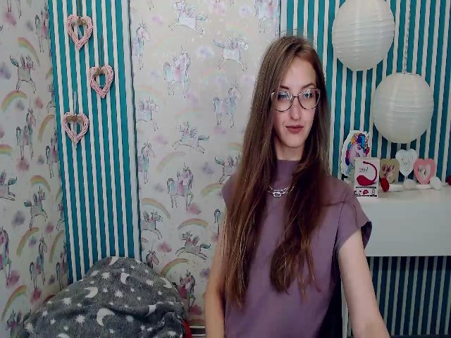 Live sex webcam photo for JennyLovelyS #264196643