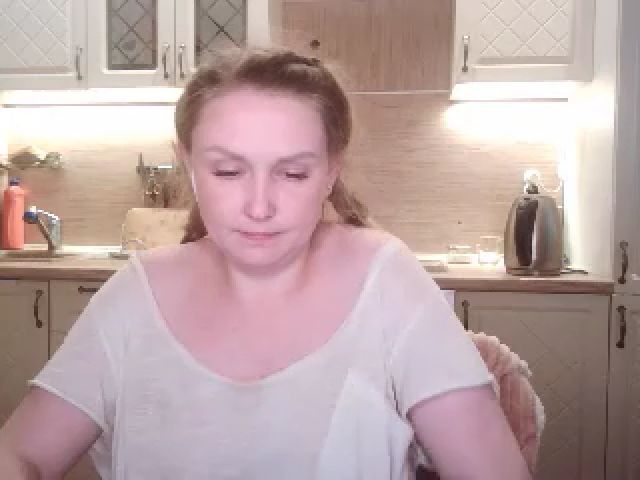 Live sex webcam photo for JaneGrey111 #252892488