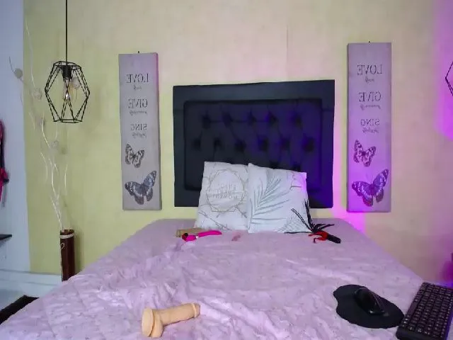 Live sex webcam photo for kataleyasex6 #263876817