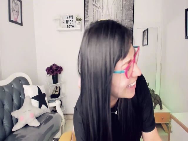 Live sex webcam photo for JuliArango #253352239