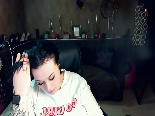 Live sex webcam photo for SerahMirabeli #257762334