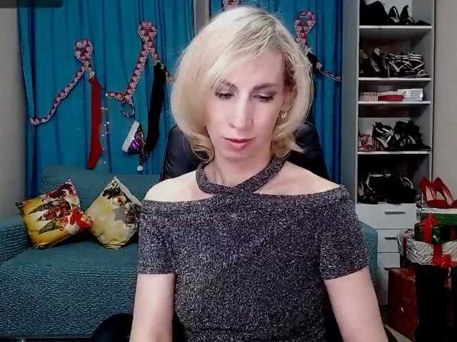 Live sex webcam photo for KirstenDesire #240955878