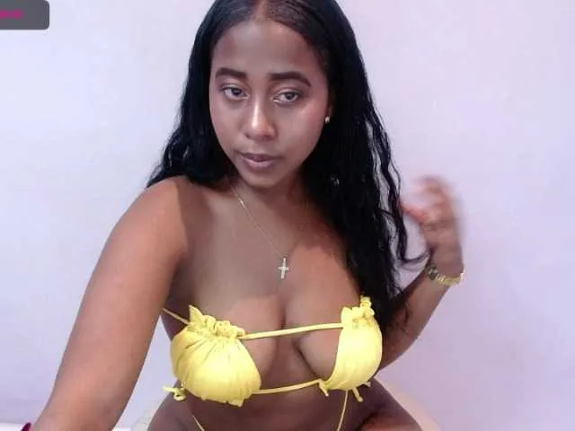 Live sex webcam photo for GigiThunderfo #245563254
