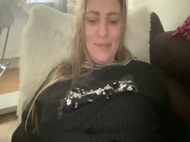 Live sex webcam photo for AnnaDiamond1 #287889173