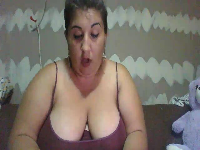 Live sex webcam photo for BigBreastsMia #261639019