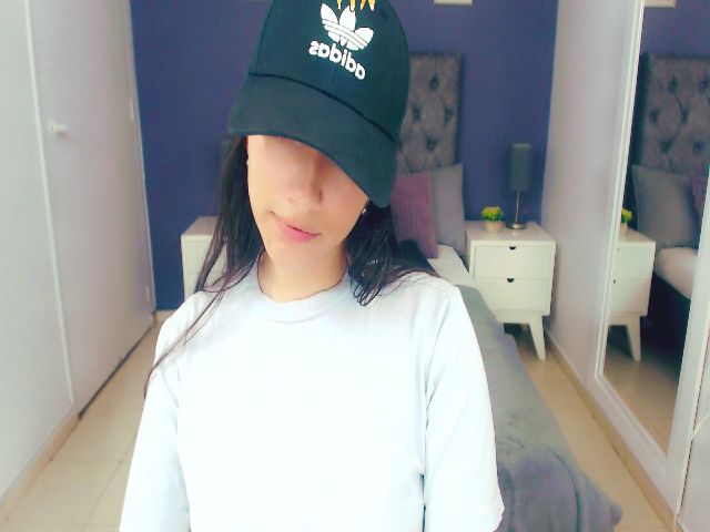 Live sex webcam photo for anniesclub #260356908