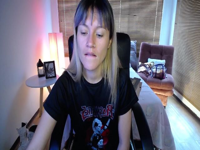 Live sex webcam photo for Kimjeniie #261369431