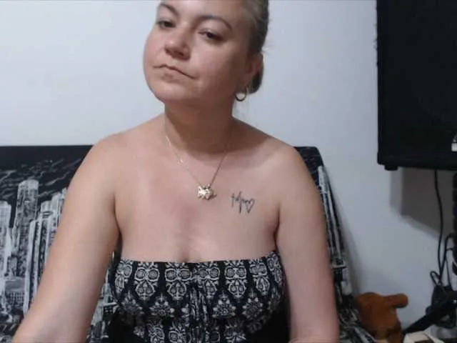 Live sex webcam photo for Softhottmilf #245148285