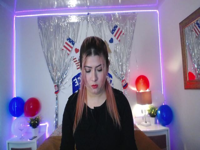 Live sex webcam photo for NicolSaenz #253431867