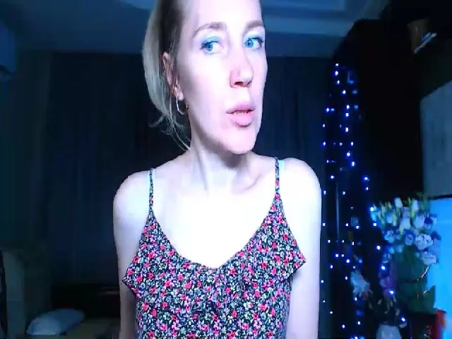 Live sex webcam photo for Oly_nice_ #264564225